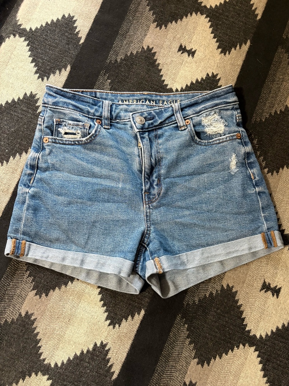 American Eagle Outfitters Blue Denim Rolled-Hem Distressed Women's Shorts Size 0
